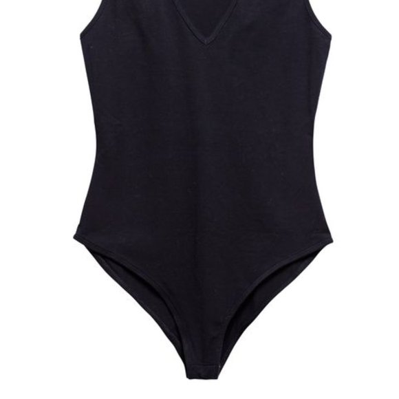 KENDALL & KYLIE Deep V-Neck Bodysuit - Picture 2 of 3